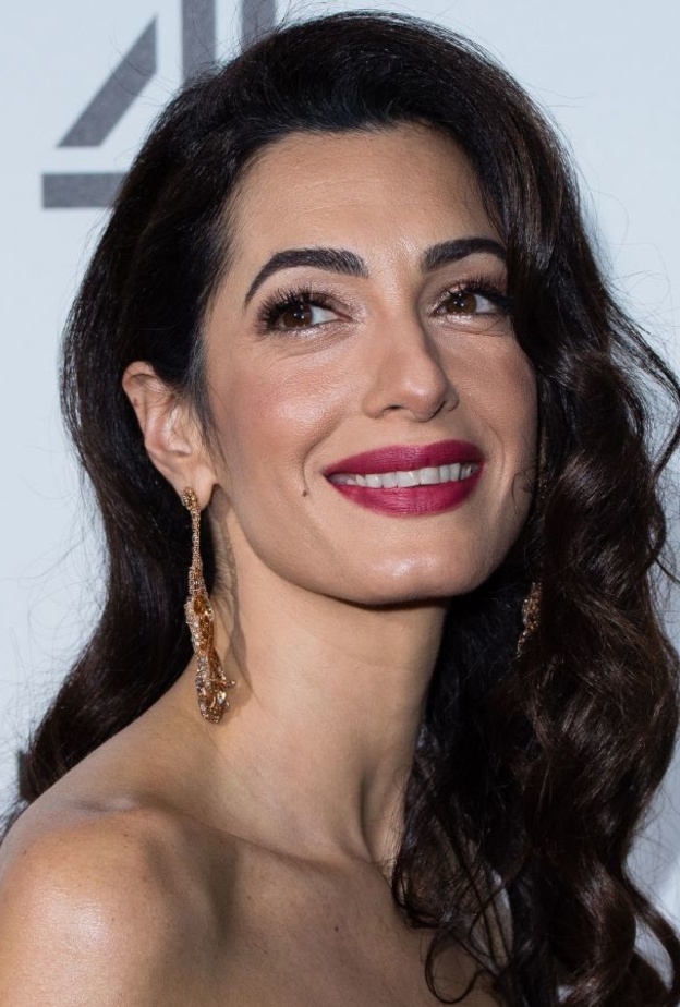 أجمل ألوان أحمر الشفاه الملفت مستوحاه من جمال أمل كلوني