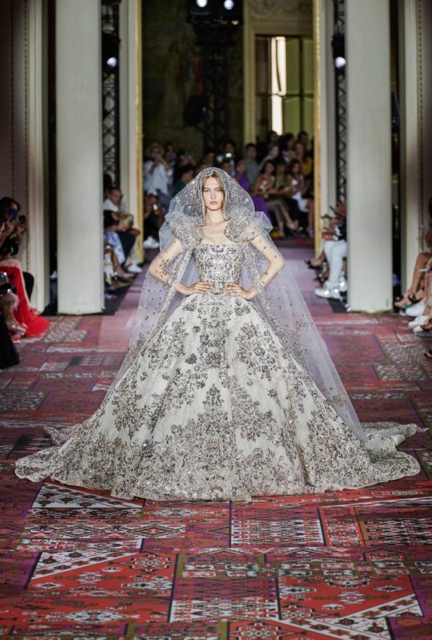فستان زفاف Ralph & Russo من اسبوع الموضة الباريسي خريف شتاء 2020