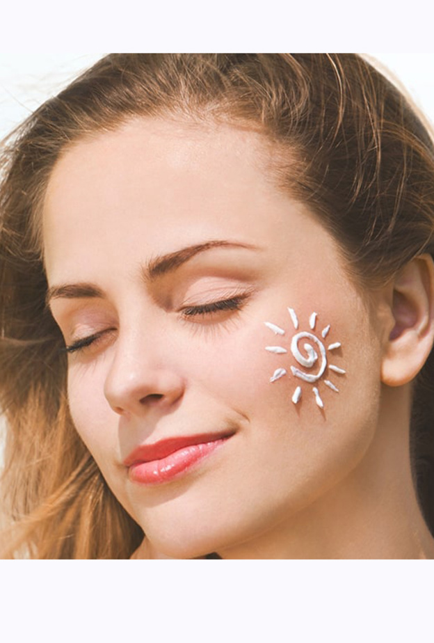 اكثري من شرب الماء وضعي دائما واقي شمس لتفادي حروق البشرة