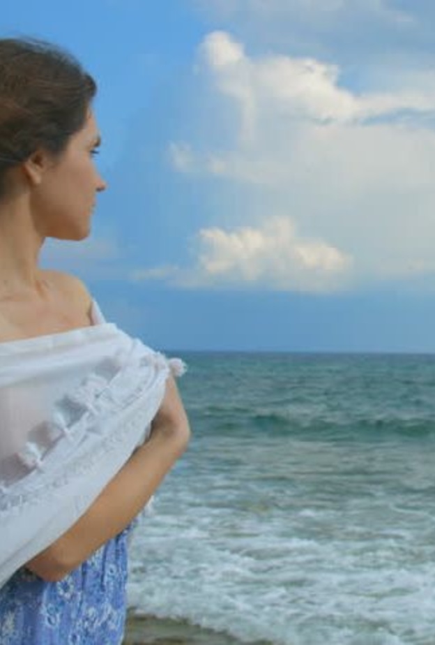 كيف تتقن المرأة فن النسيان للتحرر من الذكريات المؤلمة