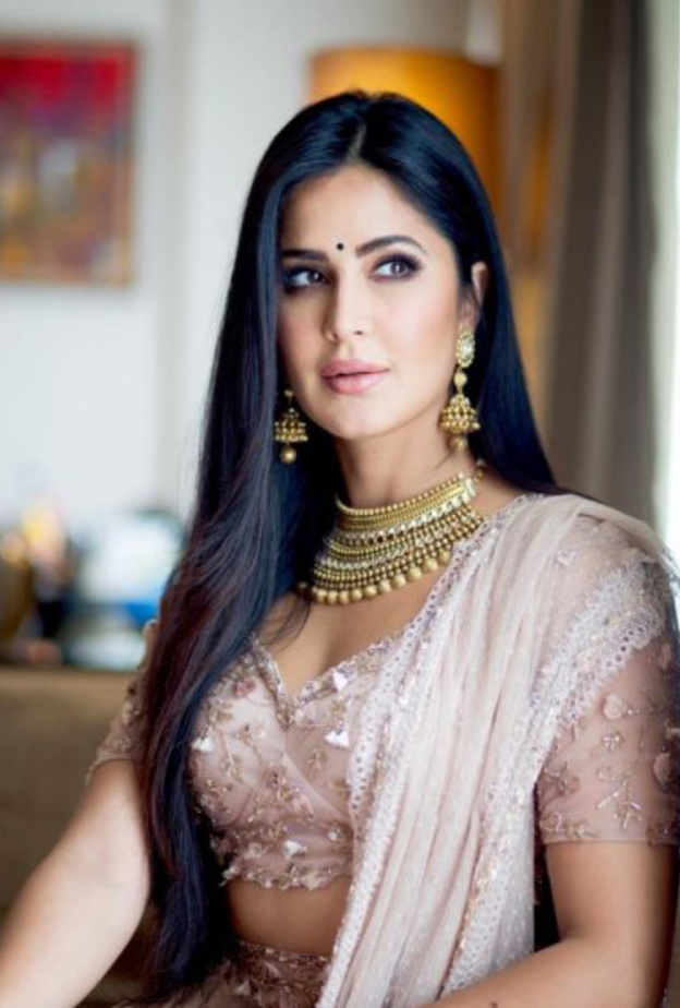 كاترينا كيف تزينت بقلادة و أقراط من Kalyan Jewellers Muhurat