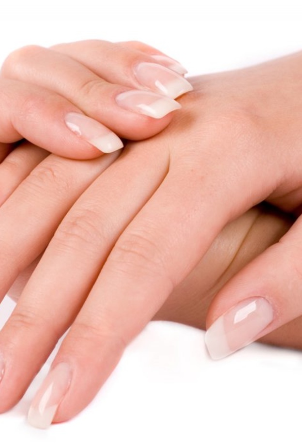 زيت الخردل مع قطرات زيت البرتقال يساعد على تطويل الاظافر دون اعوجاج