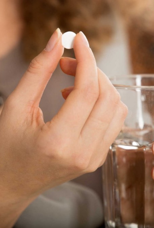 فوائد واضرار استخدام المضاد مع حبوب منع الحمل