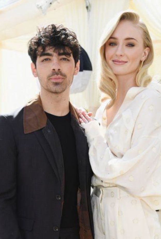 صوفي تيرنر وجو جوناس