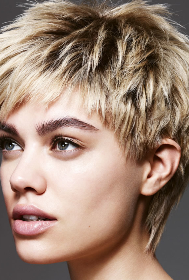 جربي تسريحة الشعر القصيرة لعشاء مميز هذا الصيف