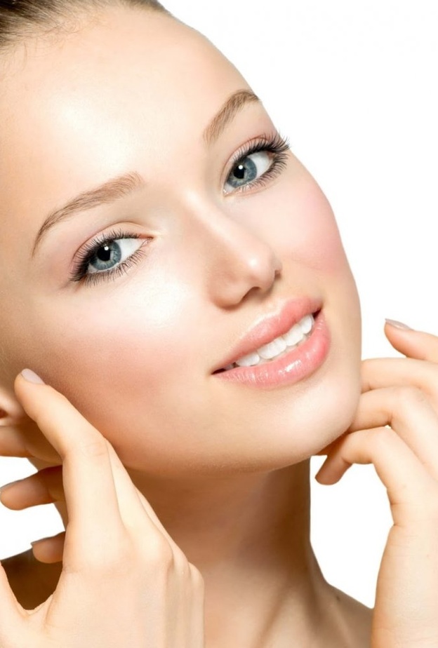 احصلي على بشرة صافية ومرنة بعد تجربة ماسك الطماطم والنشا