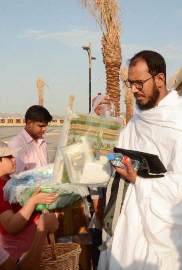 شاهدوا استقبال أولى رحلات الحجاج القادمين إلى المملكة