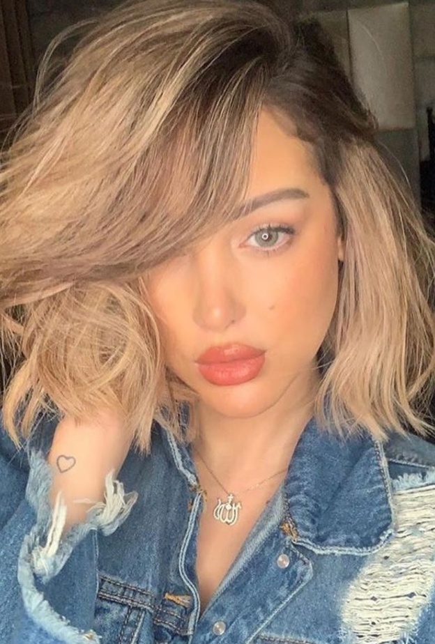 أي صبغة شعر برأيك ناسبت ملامحها أكثر؟