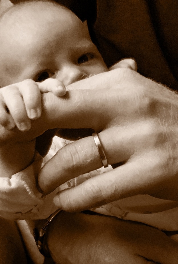 إطلالة الأم في مراسم التعميد