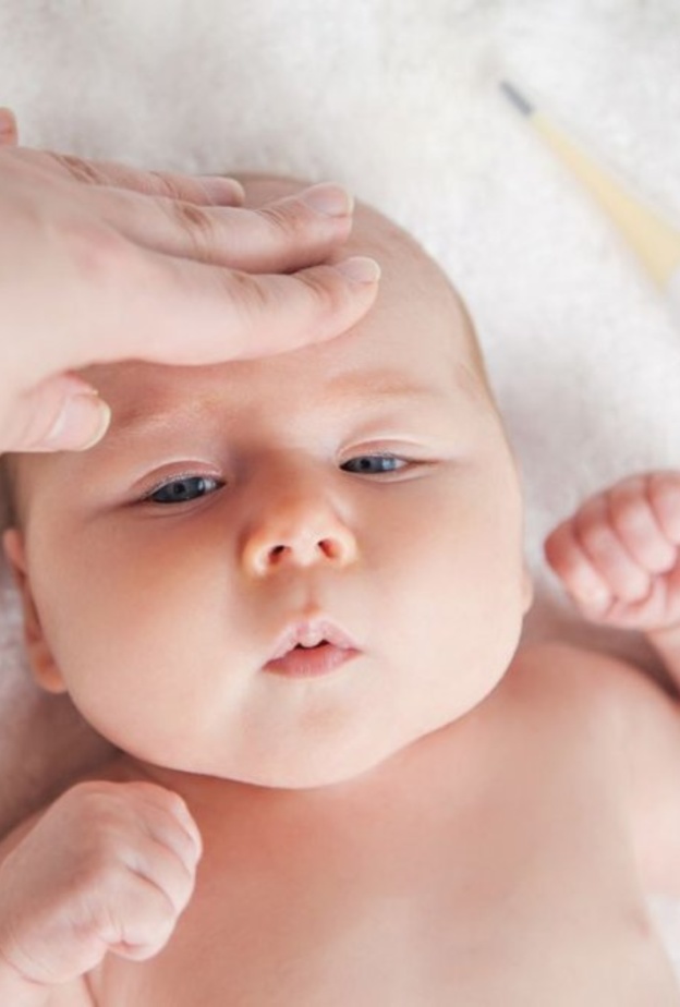 أسباب السعال المتكرر عند الأطفال الرضع وطرق علاجه