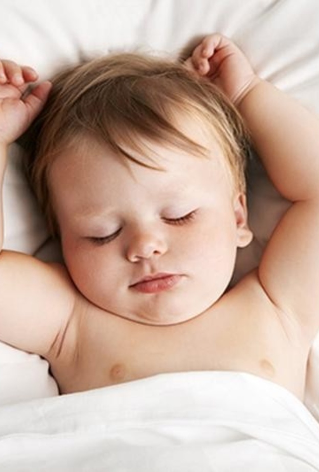مشروبات تساعد الطفل الرضيع على النوم سريعا