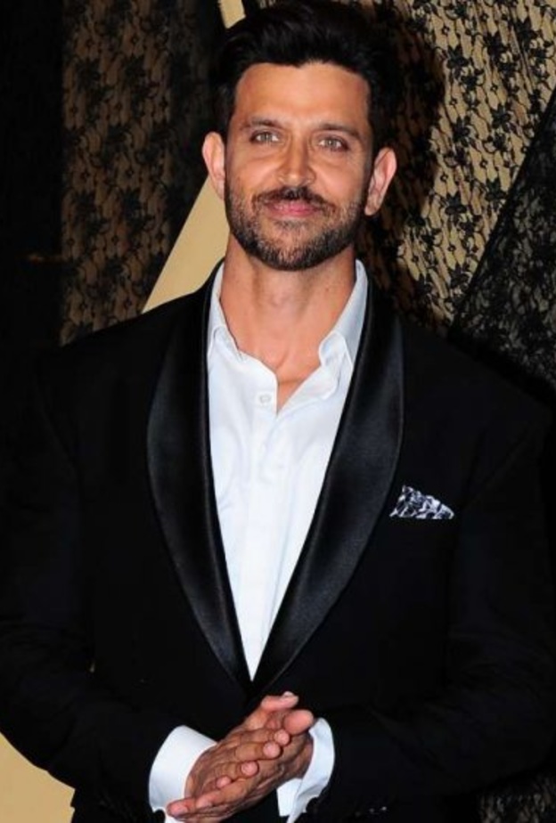  اتهام الممثل الهندي هريثيك روشان Hrithik Roshan بالنصب