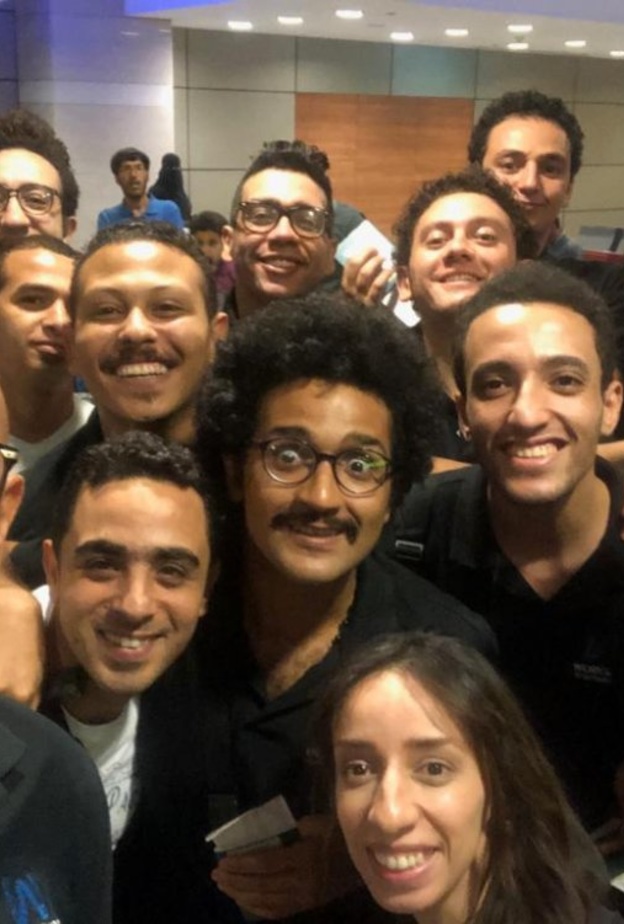 أشرف عبد الباقي مع فرقته