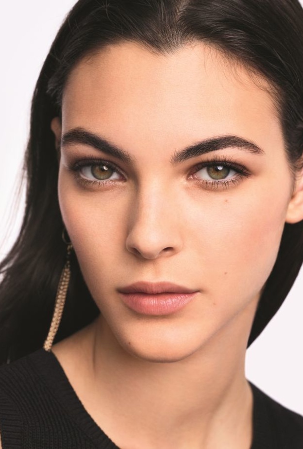 ULTRA LE TEINT VELVET من Chanel.. تغيير الاسم فقط!