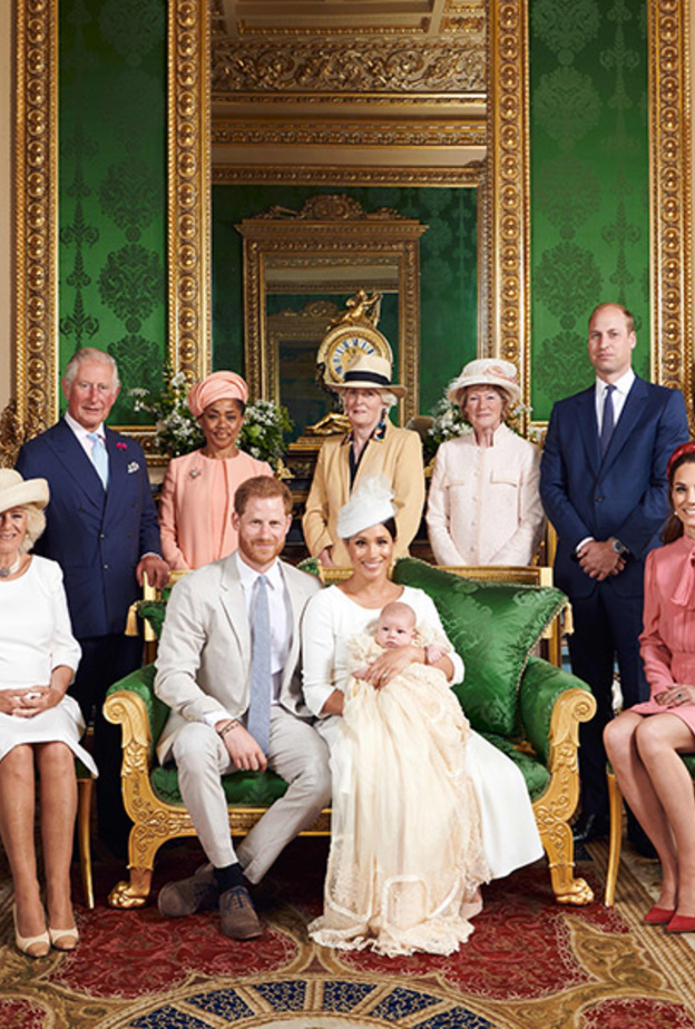 الأمير هاري وميغان ماركل مع طفلهما أرشي