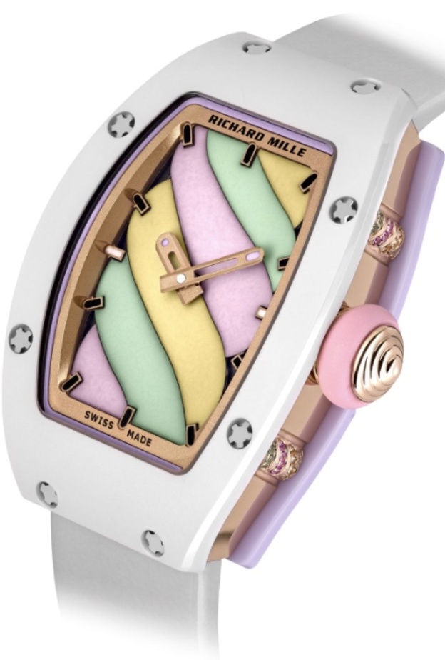 ساعة Date Just الكلاسيكية من Rolex بتصميم مينا أخضر باستيل ومرصعة بالألماس