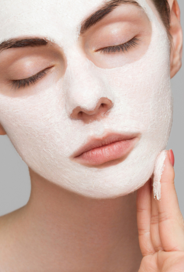 استخدمي الماسكات الطبيعية لحماية بشرتك من التوهج في فصل الصيف الحار