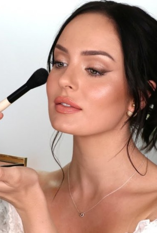 العديد من العرائس يفضلن الحفاظ على إطلالتهن الطبيعية والناعمة يوم الزفاف