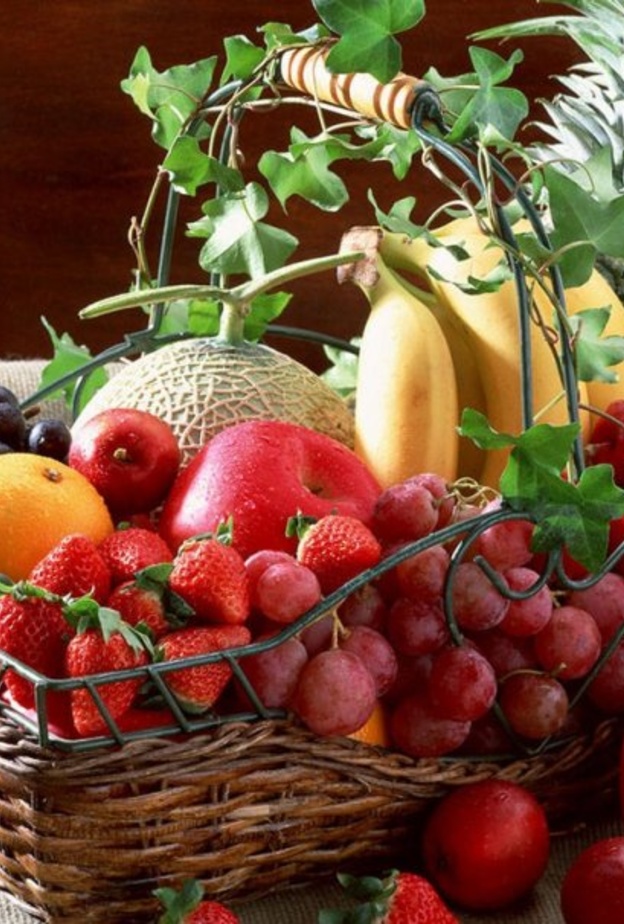 التوت بجميع أنواعه مفيد لتعويض نقص الحديد بجسم العروس