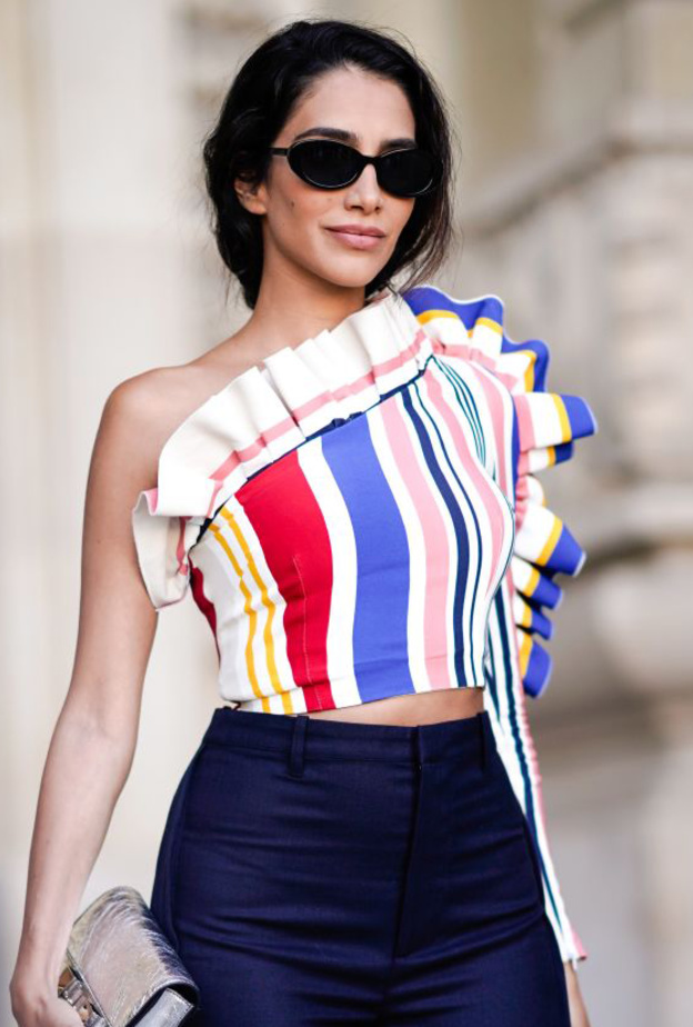 فساتين كتف واحد ناعمة لاطلالات الصيفية