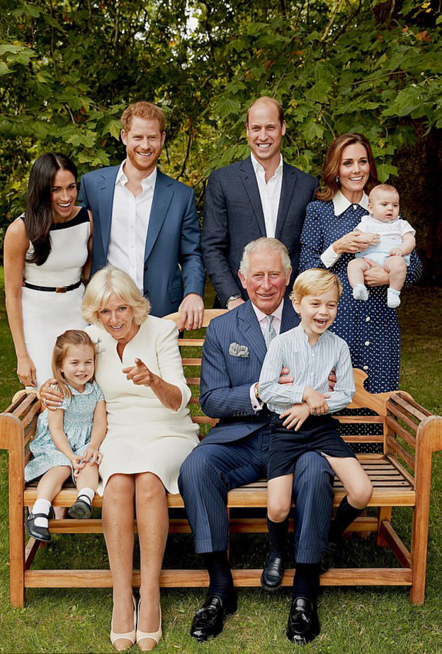  مناسبات ملكية عززت مبيعات المتاجر التذكارية