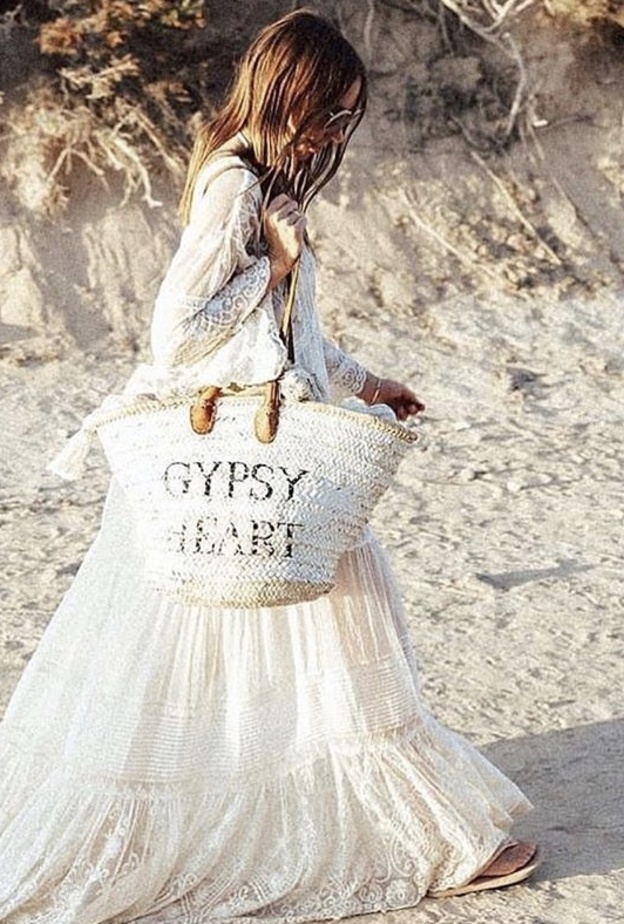  أحدث تصميمات حقائب القش الفاخرة