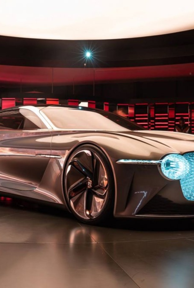 EXP 100 GT  شكل انسيابي ومواد فاخرة