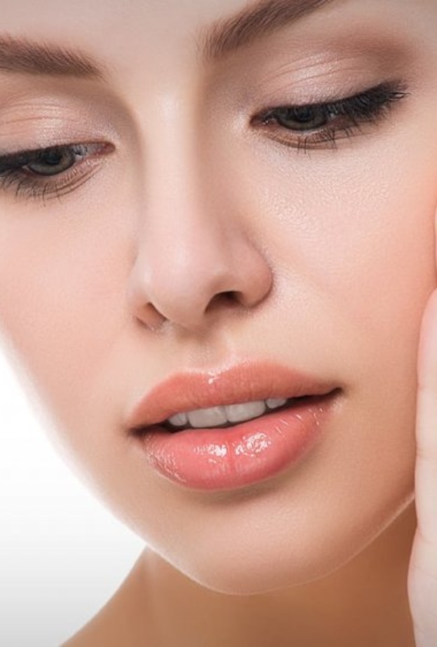 جربي قناع الخميرة واللبن للبشرة الدهنية