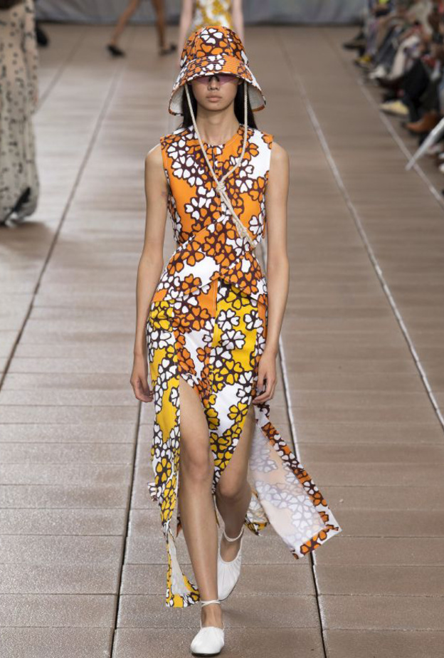 الفساتين الطويلة المزخرفة مع فتحة للساقين من 3.1 Philipp Lim