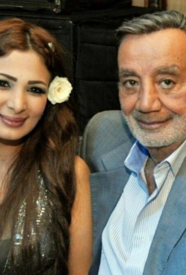 صفاء مغربي برفقة زوجها وابنهما