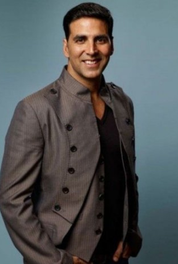 أكشاي كومار يتمنى التوفيق للبعثة الهندية النسائية إلى الفضاء