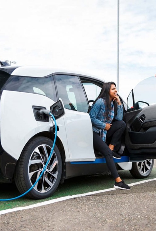 السيارات الكهربائية المعتمدة ذات الضمان Consider a Certified Pre-Owned unit