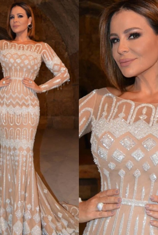 تألقت النجمة اللبنانية كارول سماحة في مهرجان كان Cannes 2019 بفستان ساحر باللون الفوشيا