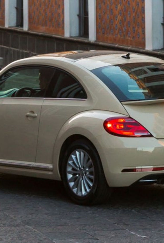 حصلت النسخة الكوبيه "SE" على حليات من الكروم طالت الجسم والسقف الخارجي