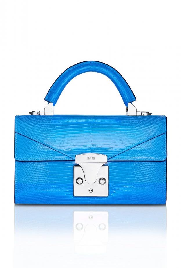 Chanel حقيبة flap الكلاسيمية من Chanel مزينة بقطع من الأزرق التركوازي