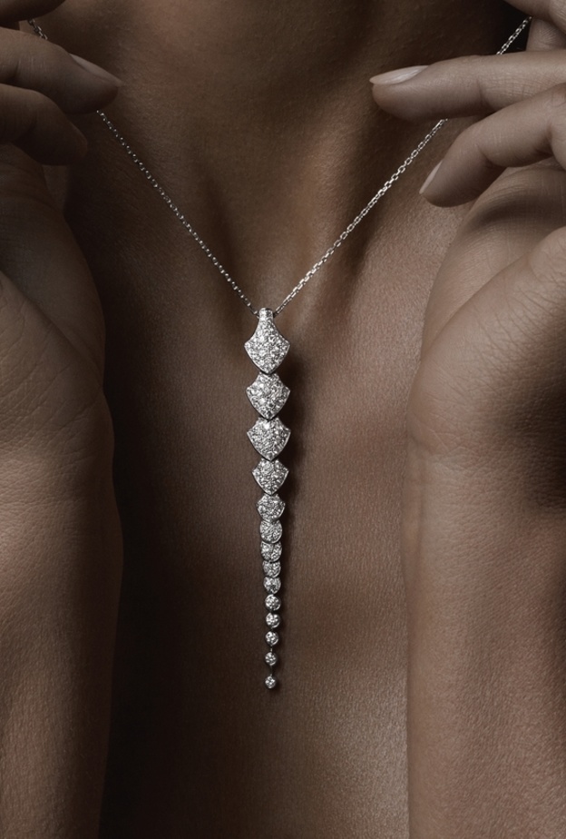 قلادة أكيليس Akillis الطويلة 