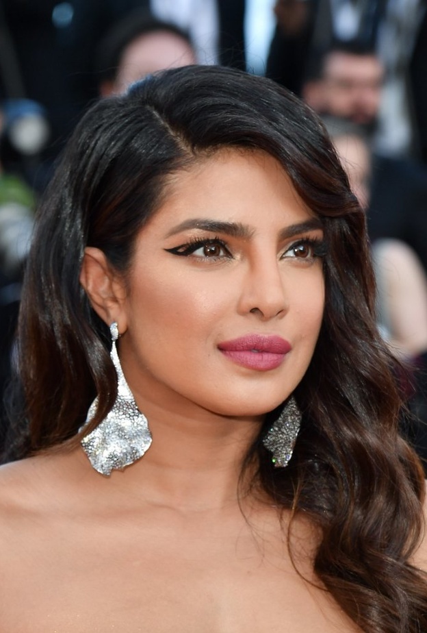 إطلالة بريانكا في Met gala 2018