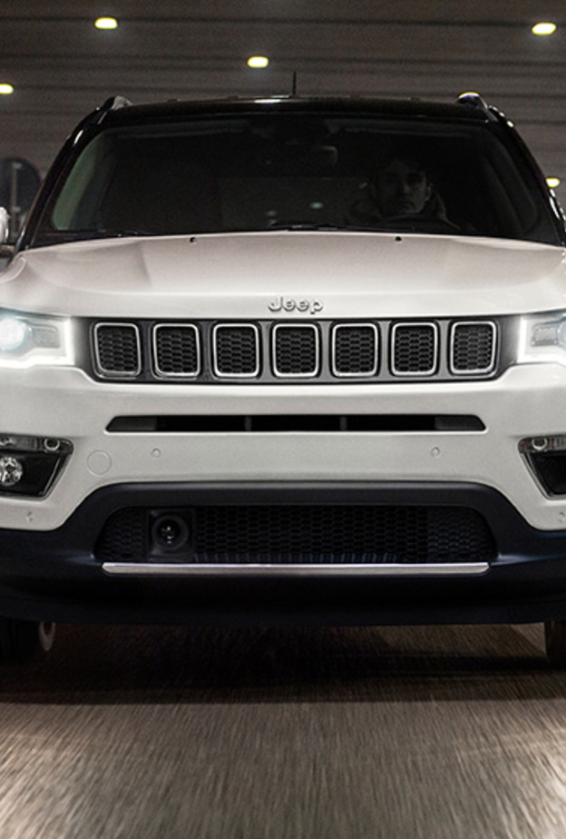 القيادة أمتع مع سيارة جيب كومباس Jeep® Compass الجديدة كليا