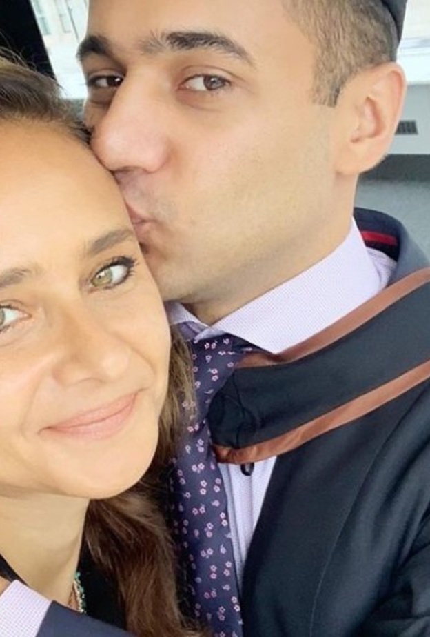 نيللي كريم احتفلت بتخرج ابنها يوسف