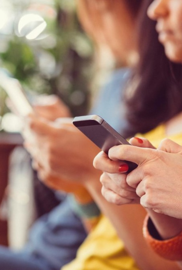 برامج التواصل الاجتماعي تسبب الاكتئاب لدى المراهقين