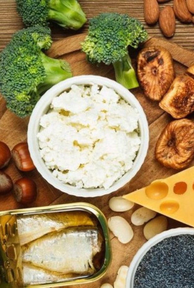 الأطعمة الغنية بالكالسيوم تحميك من هشاشة العظام