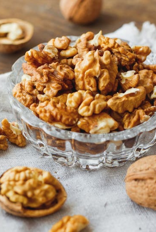  الجوز يساهم في إطالة العمر