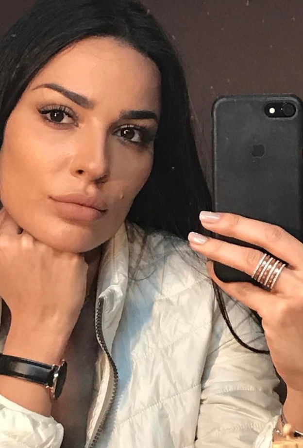 جمال طبيعي لنادين نجيم بدون مكياج