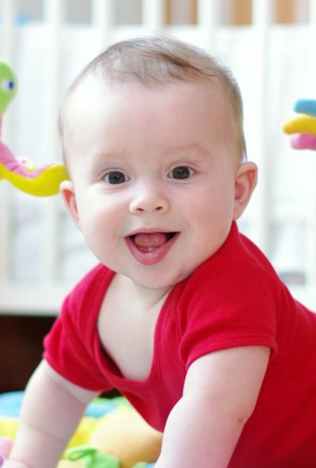  كيفية التعامل مع الطفل في عمر عشرة شهور