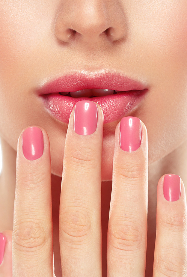 أجمل ألوان مناكير بدرجات الوردي لجميع المواسم