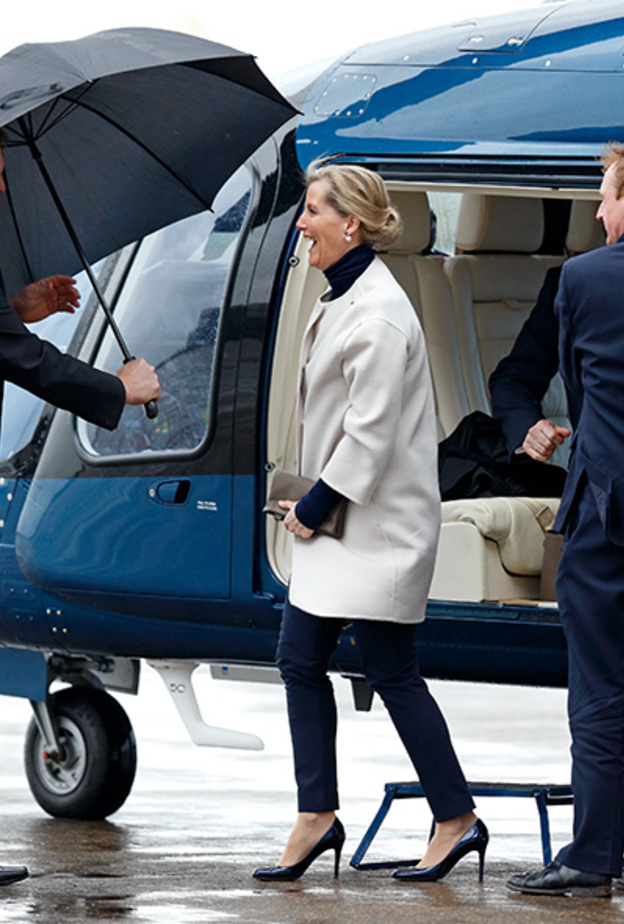 كونتيسة وسكس تنجو من حادث تحطم طائرة بأعجوبة