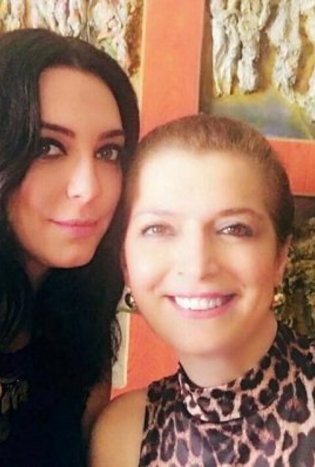 سلاف فواخرجي وشقيقتها الراحلة