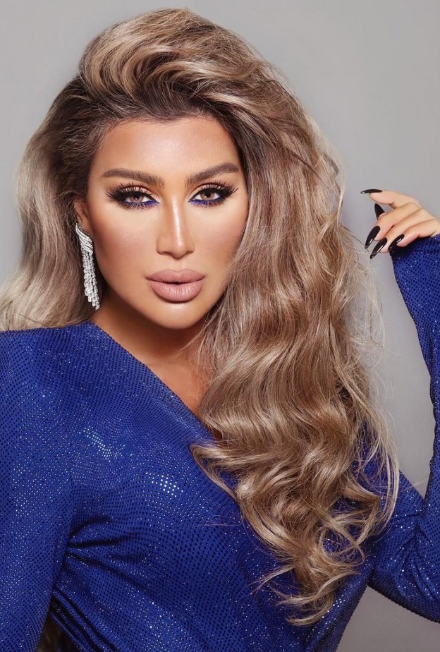 تسريحة شعر ناعمة على طريقة JLO