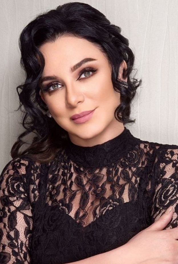 سلاف فواخرجي تتميز بجمالها المميز