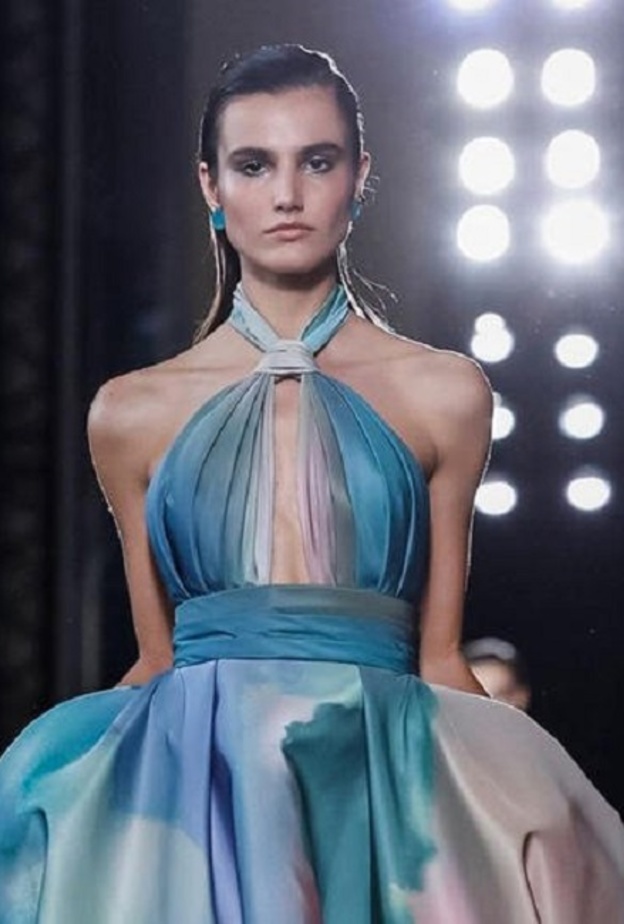 فستان من مجموعة زهير مراد